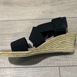 CHARLESTON SHOE CO NWB WASHABLE Highlands Wedge Sandal in Black SIZE 8